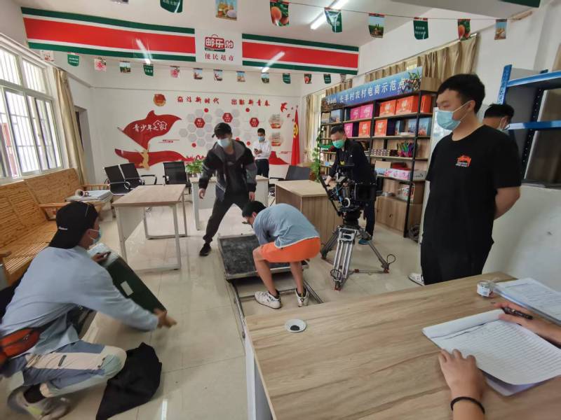 白塔区广告片拍摄公司：极简主义践行者，少即是多的视觉哲学